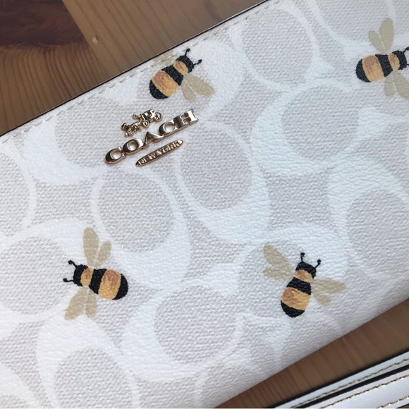 🐝 Coach Long Zip Around Wallet In Signature Canvas With Bee Print - Picture 7 of 8